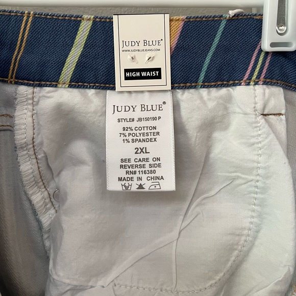 NWT Judy Blue Striped High-Rise Frayed Shorts - Picture 9 of 10